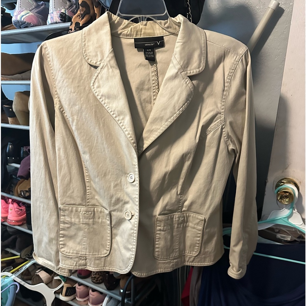 Light beige blazer
